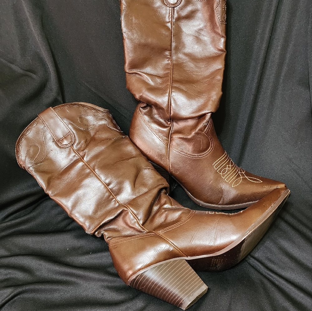 No Boundaries mid-calf boots